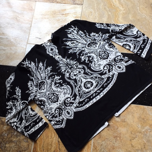 Pierri New York plus VNeck B&W washable cardi - Picture 5 of 8